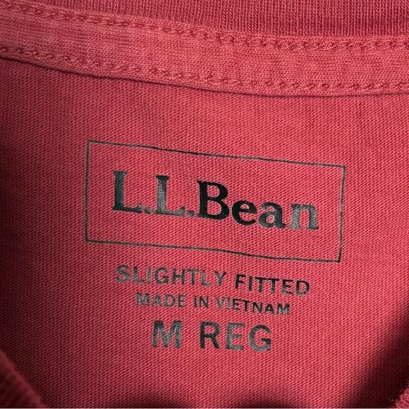 NWOT L.L. Bean Men’s Slightly Fitted “Endless Rivers” Graphic T-Shirt. - Picture 5 of 5